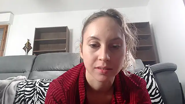 L Sofia online show from 10.24.25