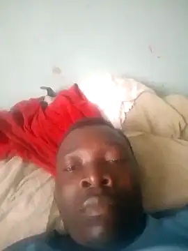 Snapshot of Mrhugeblack chatting on 09.28.25 Mrhugeblack online show from 09.28.25