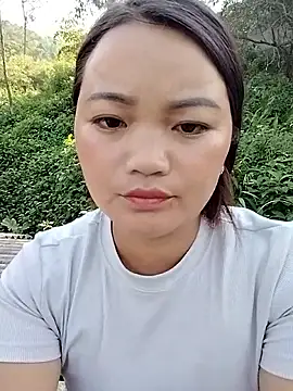 Snapshot of lusy-000 chatting on 09.17.25 lusy-000 online show from 09.17.25