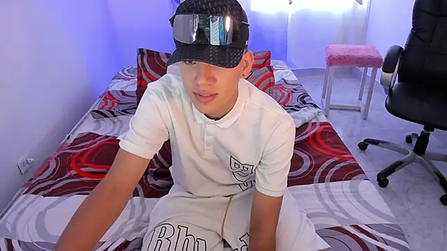 maxthomson boy online show from 09.09.25