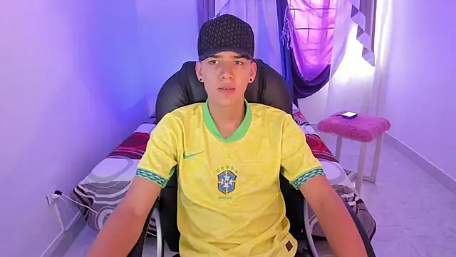 maxthomson boy online show from 09.16.25