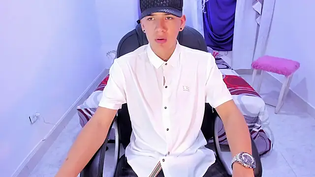 maxthomson boy online show from 09.26.25