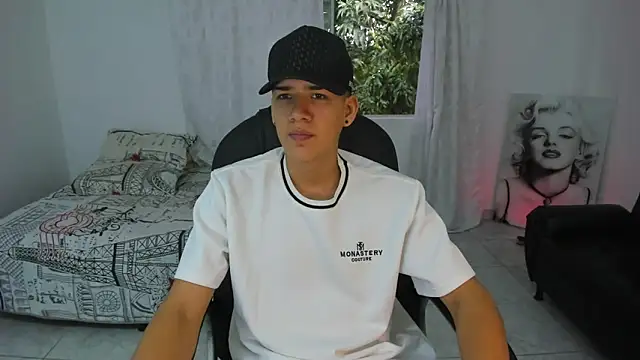 maxthomson boy online show from 09.30.25