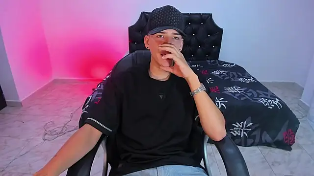 maxthomson boy online show from 10.16.25