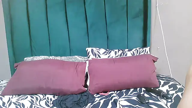 Snapshot of Lovecandy25x chatting on 09.24.25 Lovecandy25x online show from 09.24.25