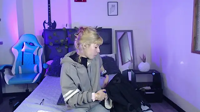 Amnesia  online show from 10.06.25