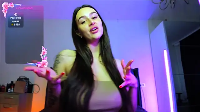 Snapshot of Veronica_Larsson chatting on 09.21.25 Veronica Larsson online show from 09.21.25