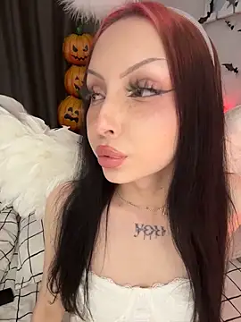 Lina Thornton  online show from 10.30.25