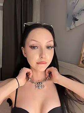Lina Thornton  online show from 05.22.26