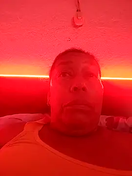 Naomi-Mature online show from 04.18.26