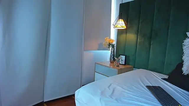 kittyy milk 001 online show from 10.17.25