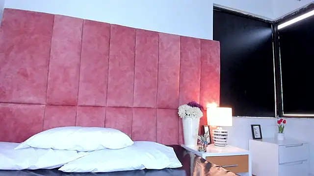 kittyy milk 001 online show from 12.18.25