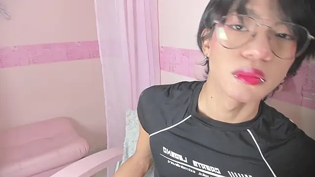 Snapshot of Liam_evvan chatting on 10.25.25 Liam evvan online show from 10.25.25