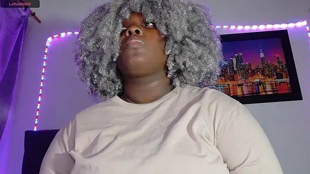 Snapshot of ebony_NeighborMoans chatting on 04.25.26 ebony NeighborMoans online show from 04.25.26