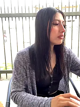 Snapshot of KloePink_ chatting on 10.17.25 KloePink  online show from 10.17.25