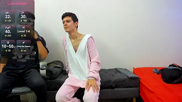 Holdme Hot online show from 09.23.25