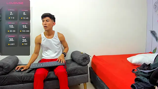 Holdme Hot online show from 09.24.25