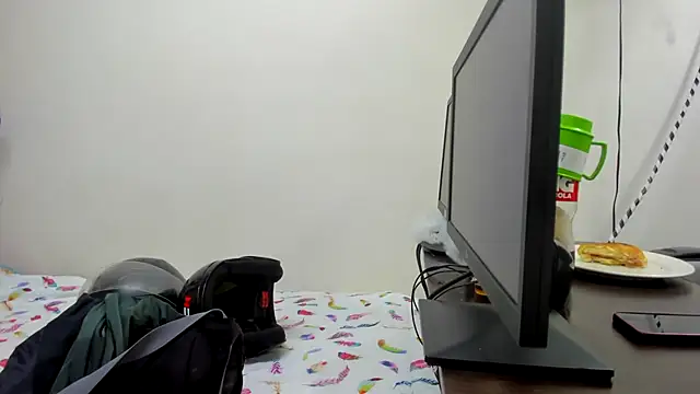 Holdme Hot online show from 10.20.25