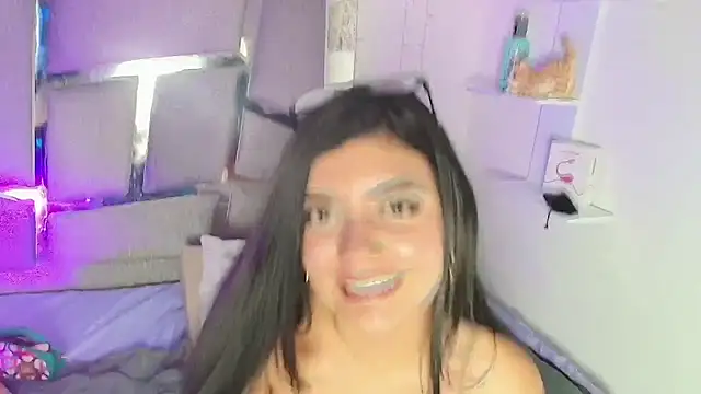 jennifer Scot online show from 10.25.25