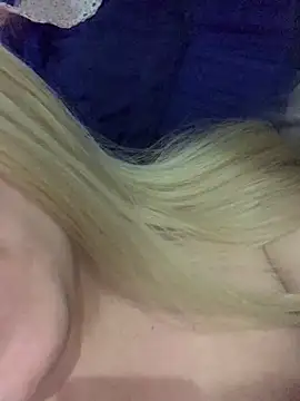 loiragoxtosinnha online show from 10.25.25