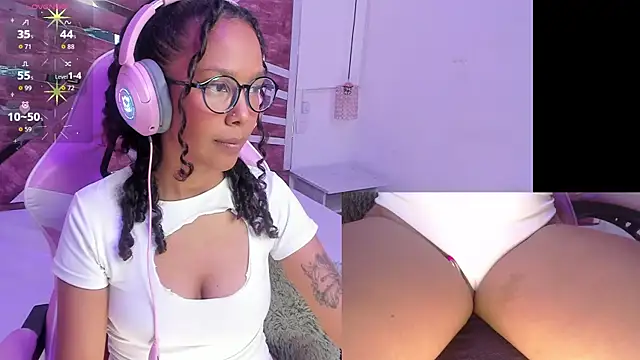 NovaLyn online show from 11.08.25