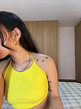 Snapshot of CatadeLuca chatting on 09.10.25 CatadeLuca online show from 09.10.25