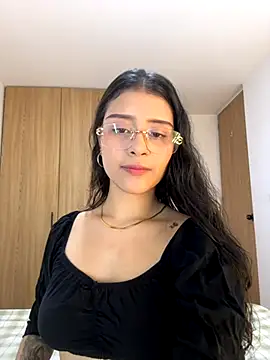 Snapshot of CatadeLuca chatting on 09.12.25 CatadeLuca online show from 09.12.25