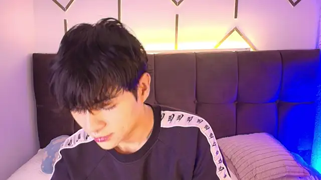 AleAurarashi online show from 04.11.26