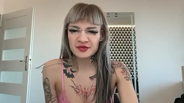 Snapshot of FluffySlutt chatting on 02.02.26 FluffySlutt online show from 02.02.26