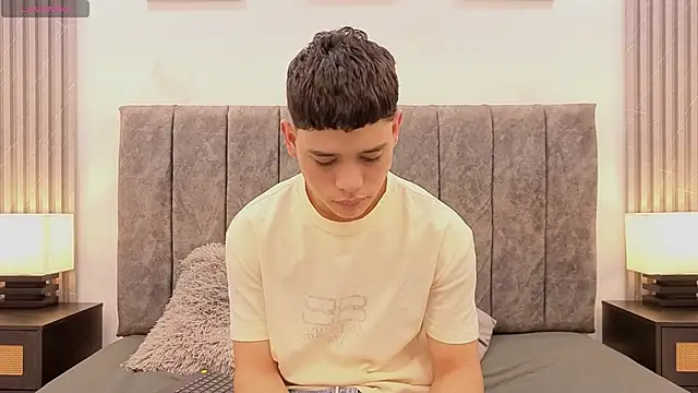 Snapshot of aron_twink66 chatting on 09.11.25 aron twink66 online show from 09.11.25