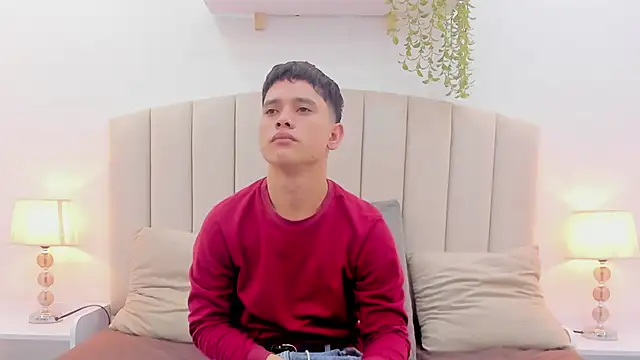 Snapshot of aron_twink66 chatting on 09.13.25 aron twink66 online show from 09.13.25