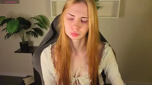 Snapshot of Jennie_Hunter chatting on 05.14.26 Jennie Hunter online show from 05.14.26
