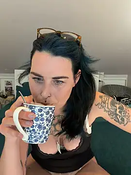 Snapshot of LadyNocturne chatting on 05.15.26 LadyNocturne online show from 05.15.26