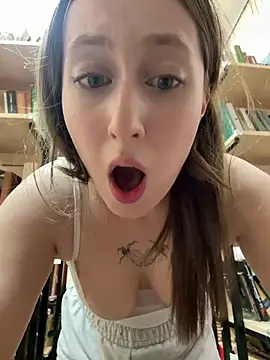 Snapshot of FroggyAnna chatting on 05.23.26 FroggyAnna online show from 05.23.26