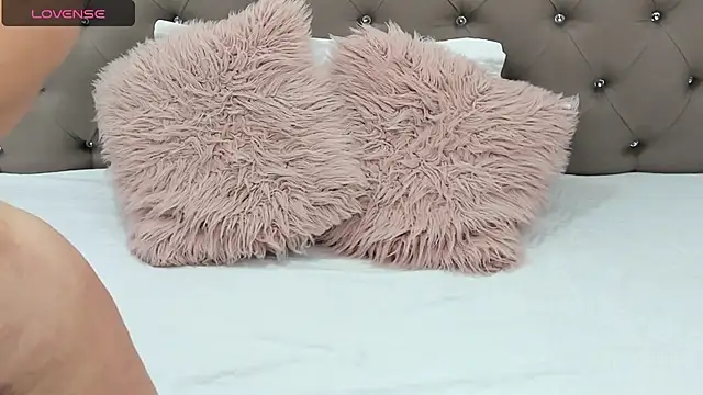 Isbettyche online show from 10.29.25