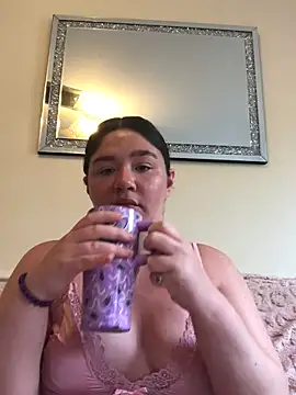 Snapshot of Imogenbabyyy chatting on 05.13.26 Imogenbabyyy online show from 05.13.26