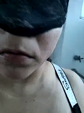 Snapshot of kamyla_69 chatting on 12.18.25 kamyla 69 online show from 12.18.25