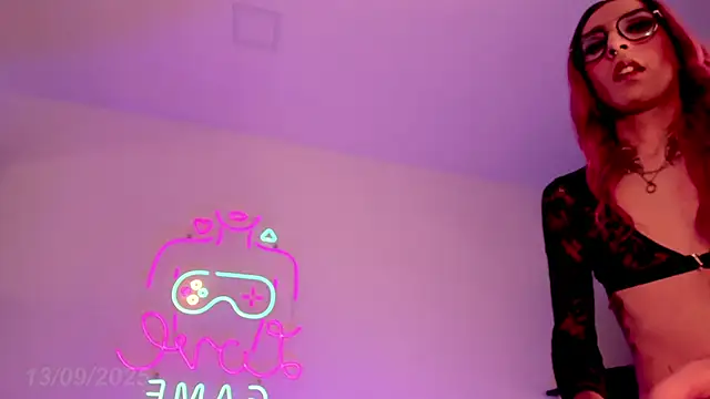 Isabella Haddad online show from 09.13.25