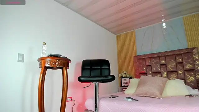 Isabella Haddad online show from 10.31.25