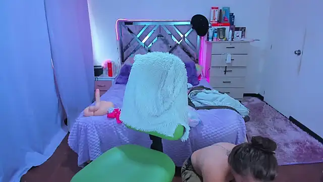 Luna Analya online show from 11.06.25