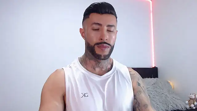 andrea de lucaa online show from 10.03.25