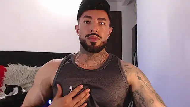 Snapshot of andrea_de_lucaa chatting on 06.21.26 andrea de lucaa online show from 06.21.26