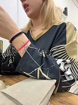 CaitlinSugar online show from 11.08.25