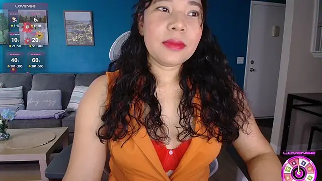 Snapshot of SHEILYN_ chatting on 06.11.26 SHEILYN online show from 06.11.26