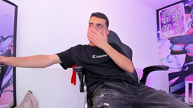 Snapshot of Jeremyy_Boy chatting on 10.04.25 Jeremyy Boy online show from 10.04.25