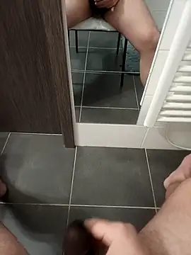 Snapshot of uneviesexy chatting on 11.07.25 uneviesexy online show from 11.07.25