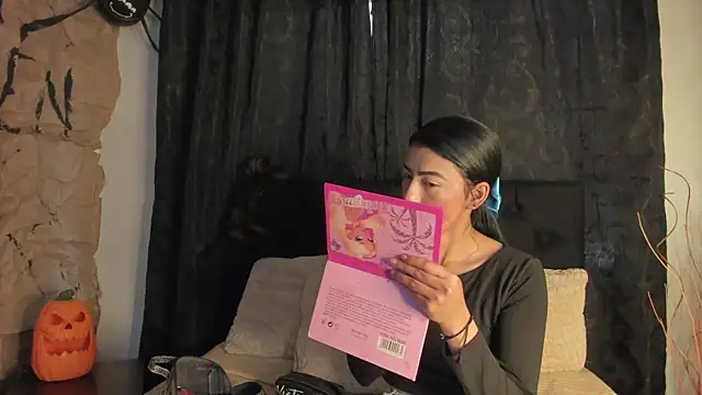 Tiffany Nm online show from 10.29.25