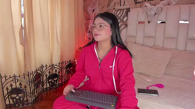 Jade Nmm online show from 10.28.25