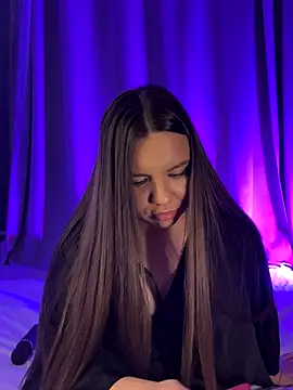 Chloe loo online show from 09.19.25