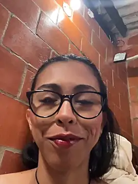 Snapshot of Emma__cumlovee chatting on 06.17.26 Emma cumlovee online show from 06.17.26